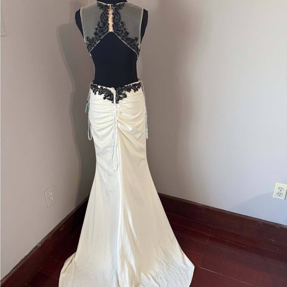 NWTCamilla Black and White Maxi Dress